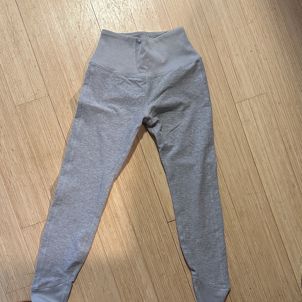 ALO Yoga Light Gray Leggings